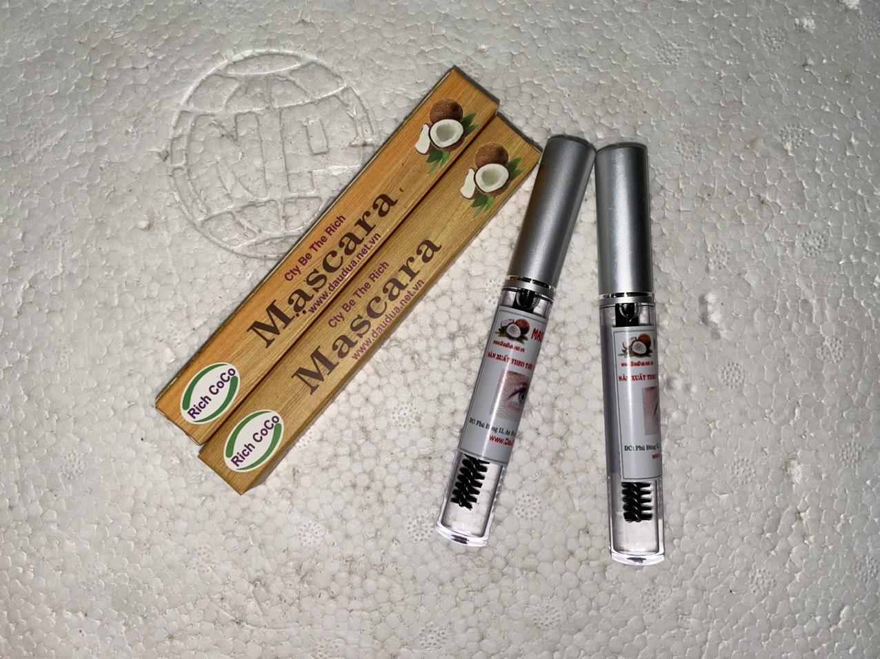 MASCARA DẦU DỪA DƯỠNG DÀI VÀ DẦY MI - RICH COCO