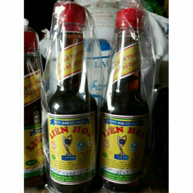 Nước mắm cốt ruốc Liên Hoa chai 400ml
