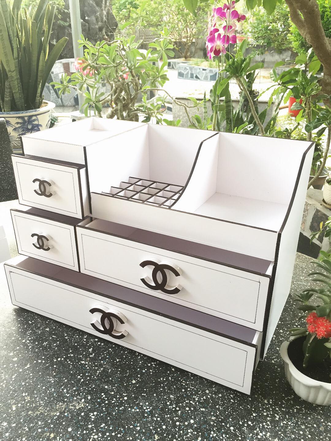 Kệ đựng mỹ phẩm size 40cm, khay son, ô son tặng kèm lọ đựng cọ