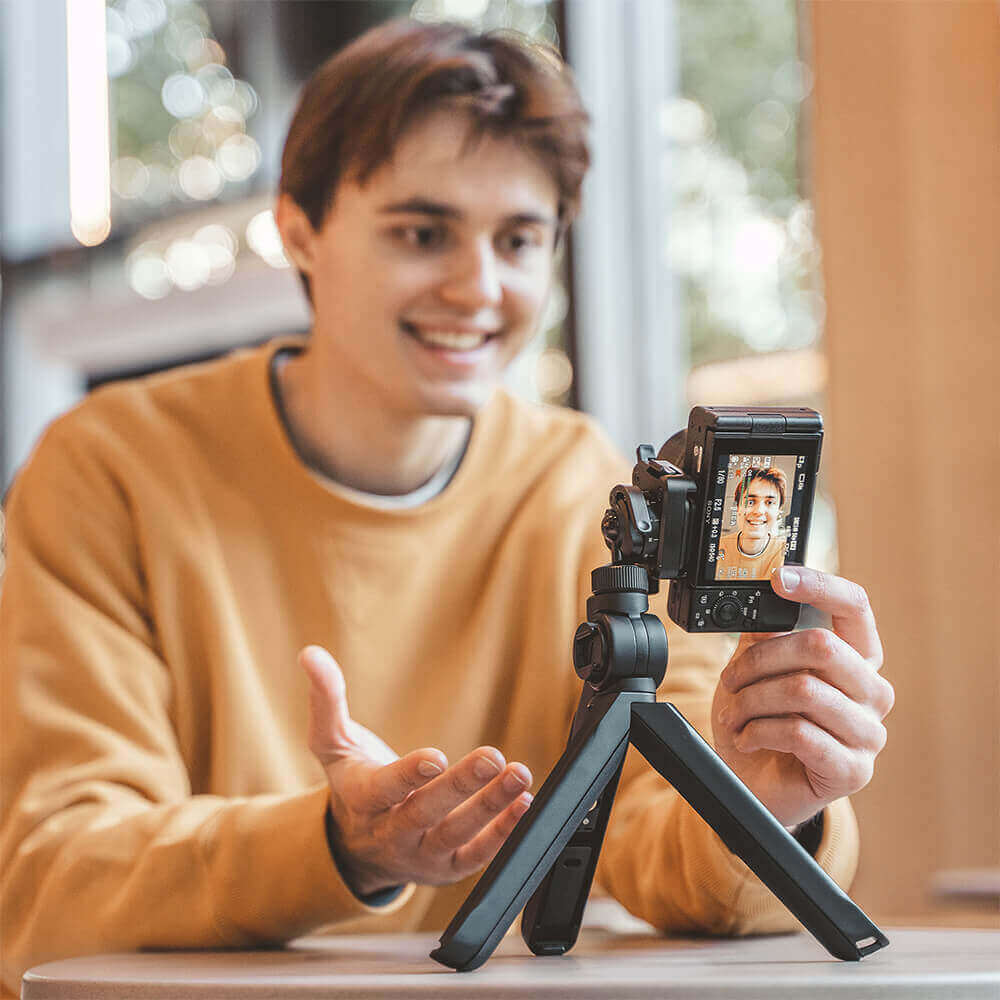 Mantispod Pro Vlogging Tripod PGYtech – Chân máy quay Mantispod Pro