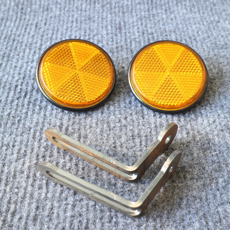 Mắt mèo xe máy pass vuông gắn biển số xe máy (màu vàng)