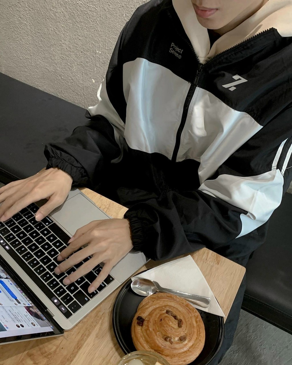 ÁO KHOÁC CHUẨN FORM UNISEX FORM RỘNG THOẢI MÁI PHONG CÁCH BASIC