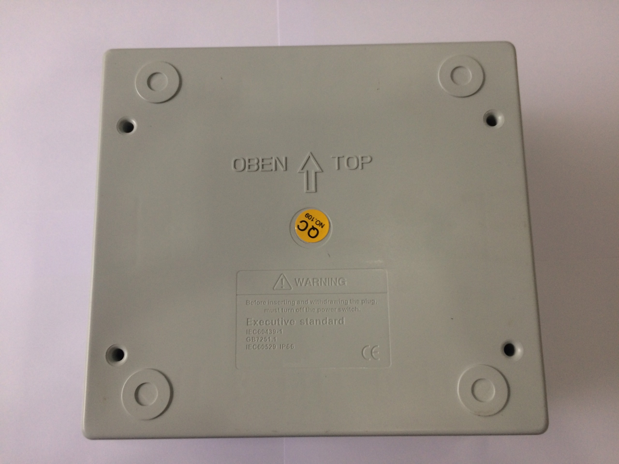 TỦ ĐIỆN KÍN NƯỚC IP65 GDB 9 ĐƯỜNG