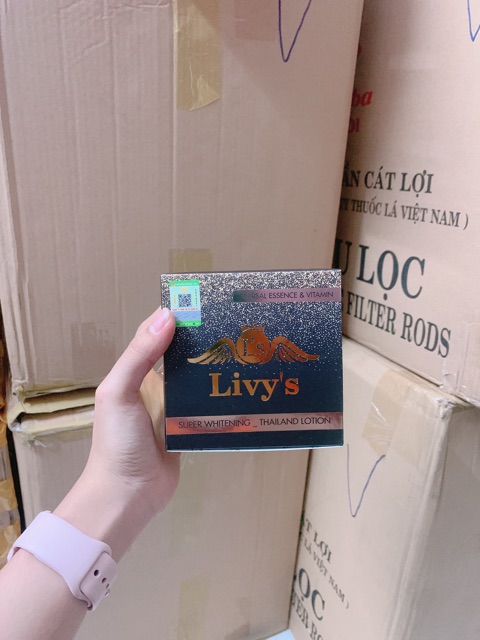 Kem body dưỡng trắng da Livy's Vàng