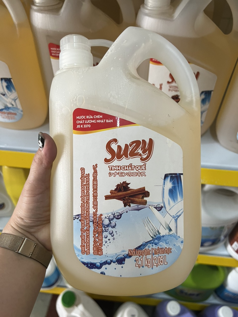 nước rửa bát quế suzy