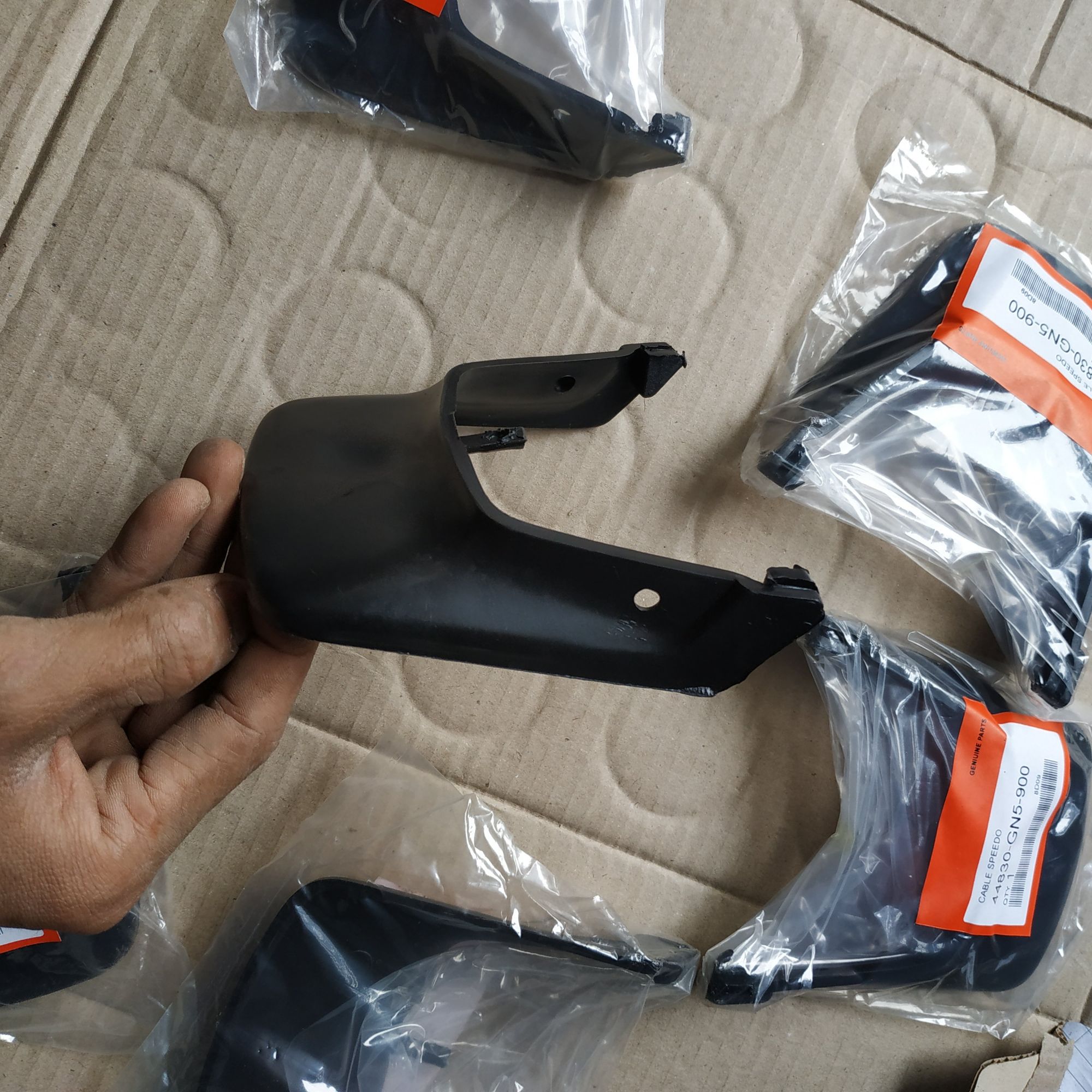 vè chắn bùn sau xe custom honda cup 82