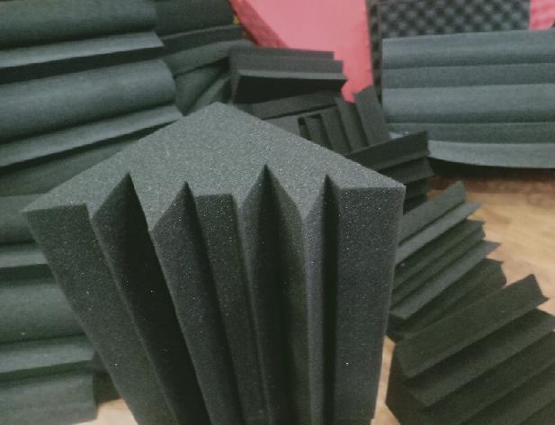 4 Tấm Mút Tiêu Âm Góc- Basstrap Studio Foam - kt18x18x30cm
