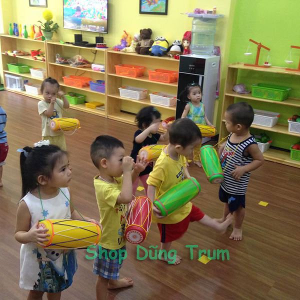 Trống cơm trẻ em múa biểu diễn, trống cơm múa cho bé