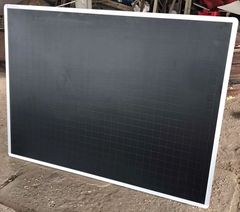 Bảng đen viết phấn Poly Taiwan kẻ ô ly KT 100x120cm (Bavico)