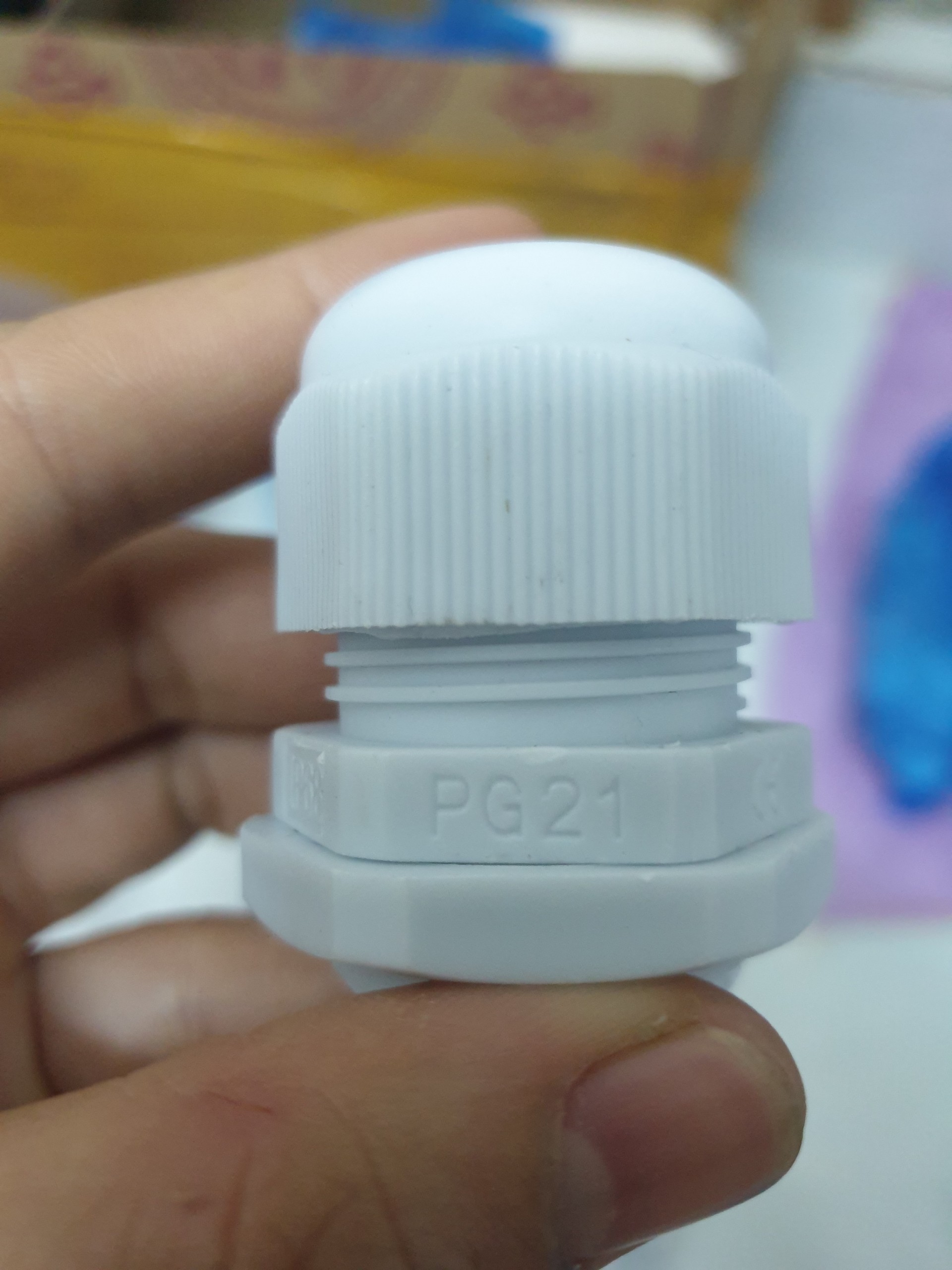 Ốc siết cáp PG21 màu trắng, màu đen 10 cái