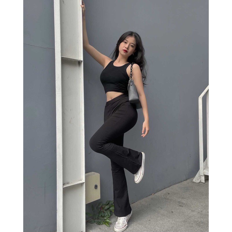 Áo Thun Croptop 2 Dây Croptop 3 Lỗ Basic Chất Liệu Thu Gân Dày 38kg - 55kg