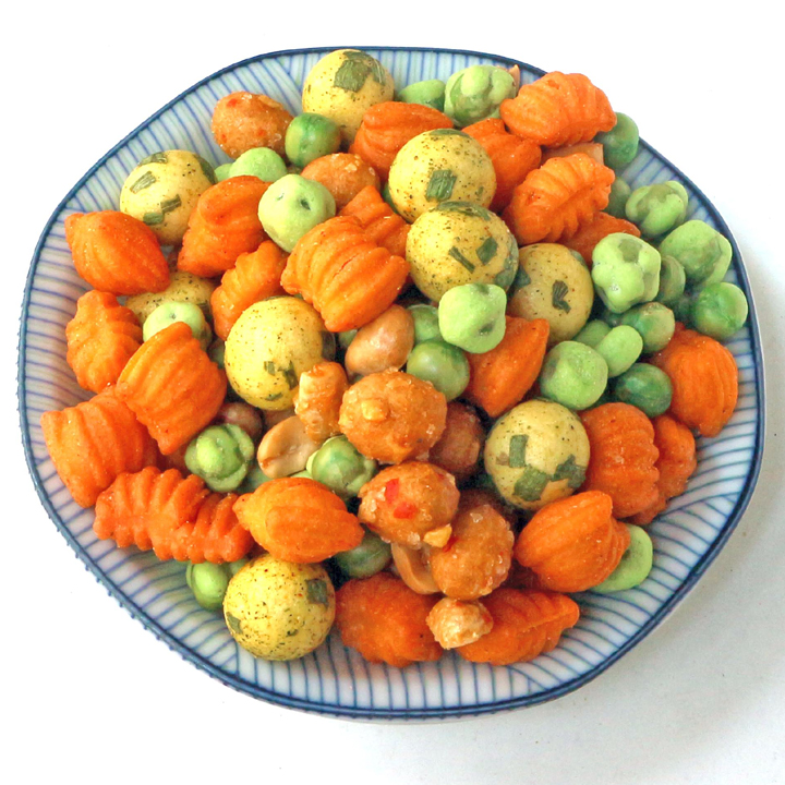 [GIÁ ƯU ĐÃI] Snack và Đậu Thập Cẩm Tân Tân hủ 200g