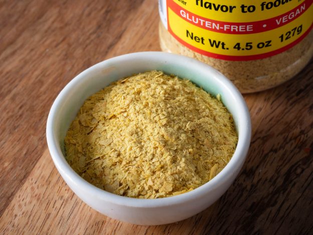 Men dinh dưỡng cao cấp BRAGG ( Nutritional Yeast Bragg)-127g