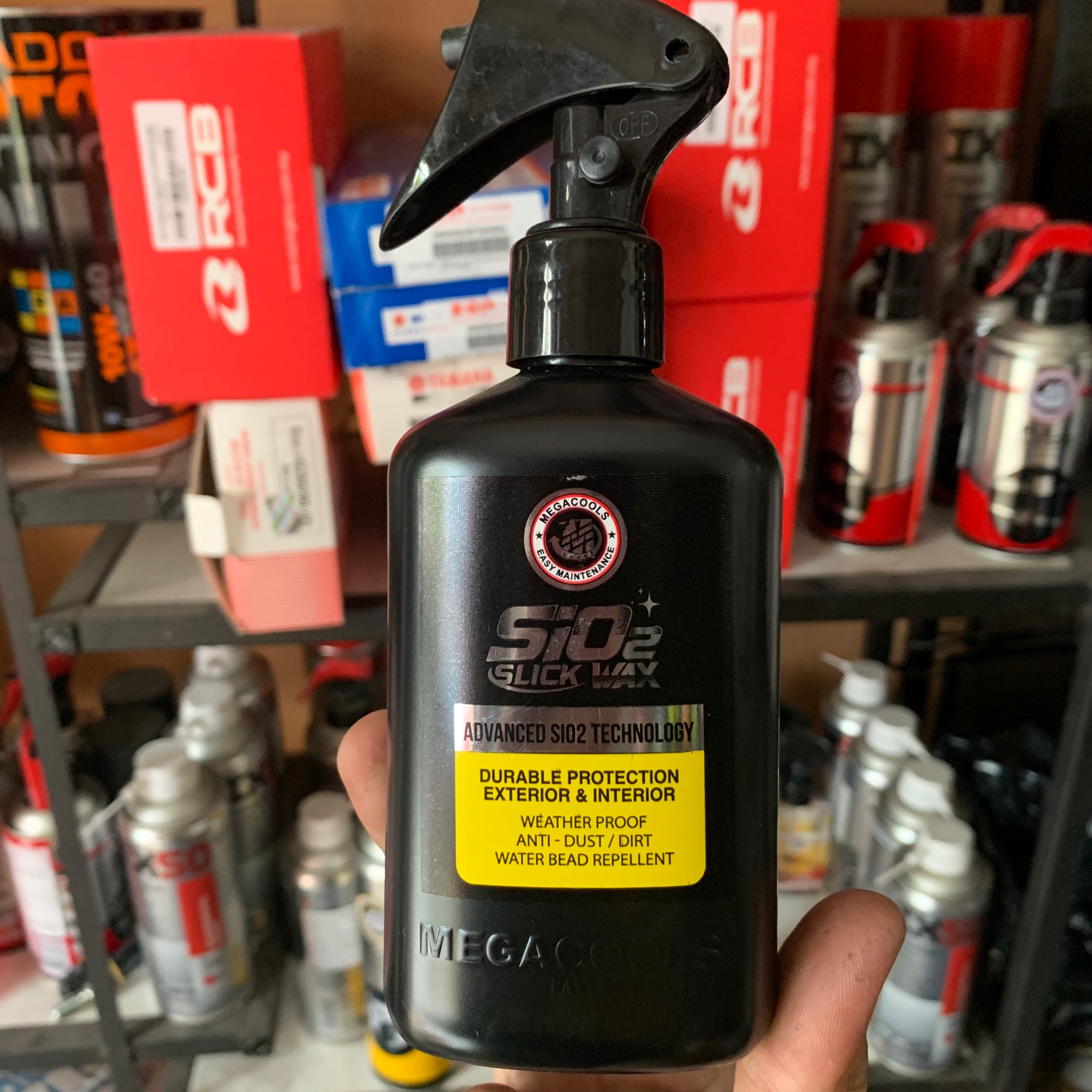 [HCM]Dưỡng nhựa bóng megacools 250ml