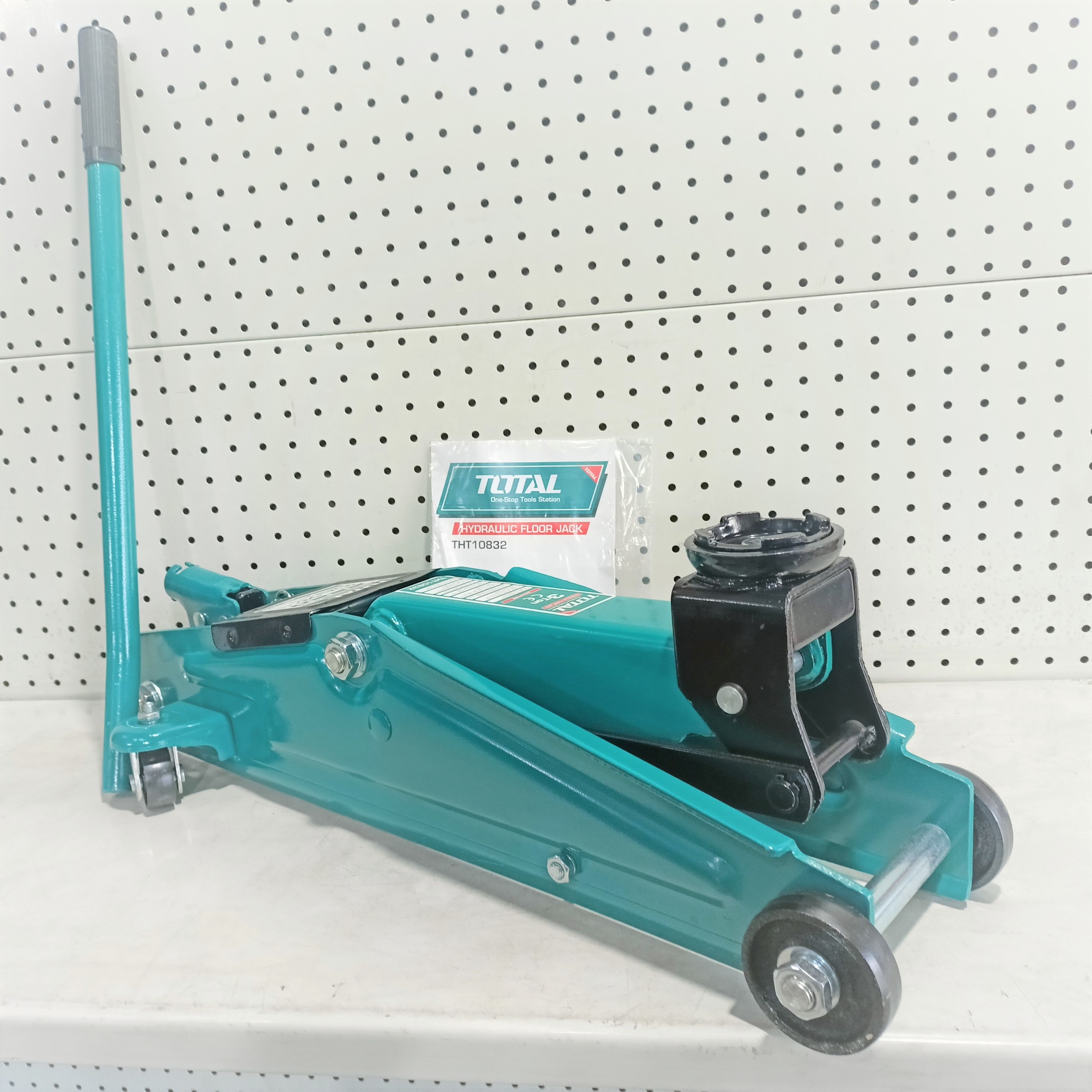 Con đội cá sấu 3 tấn TOTAL - THT10832 chính hãng