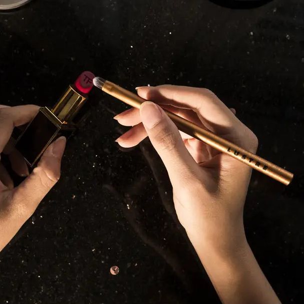 Cọ Môi Lustre Pro Makeup Brush - Lip Brush - Gold Edition E104