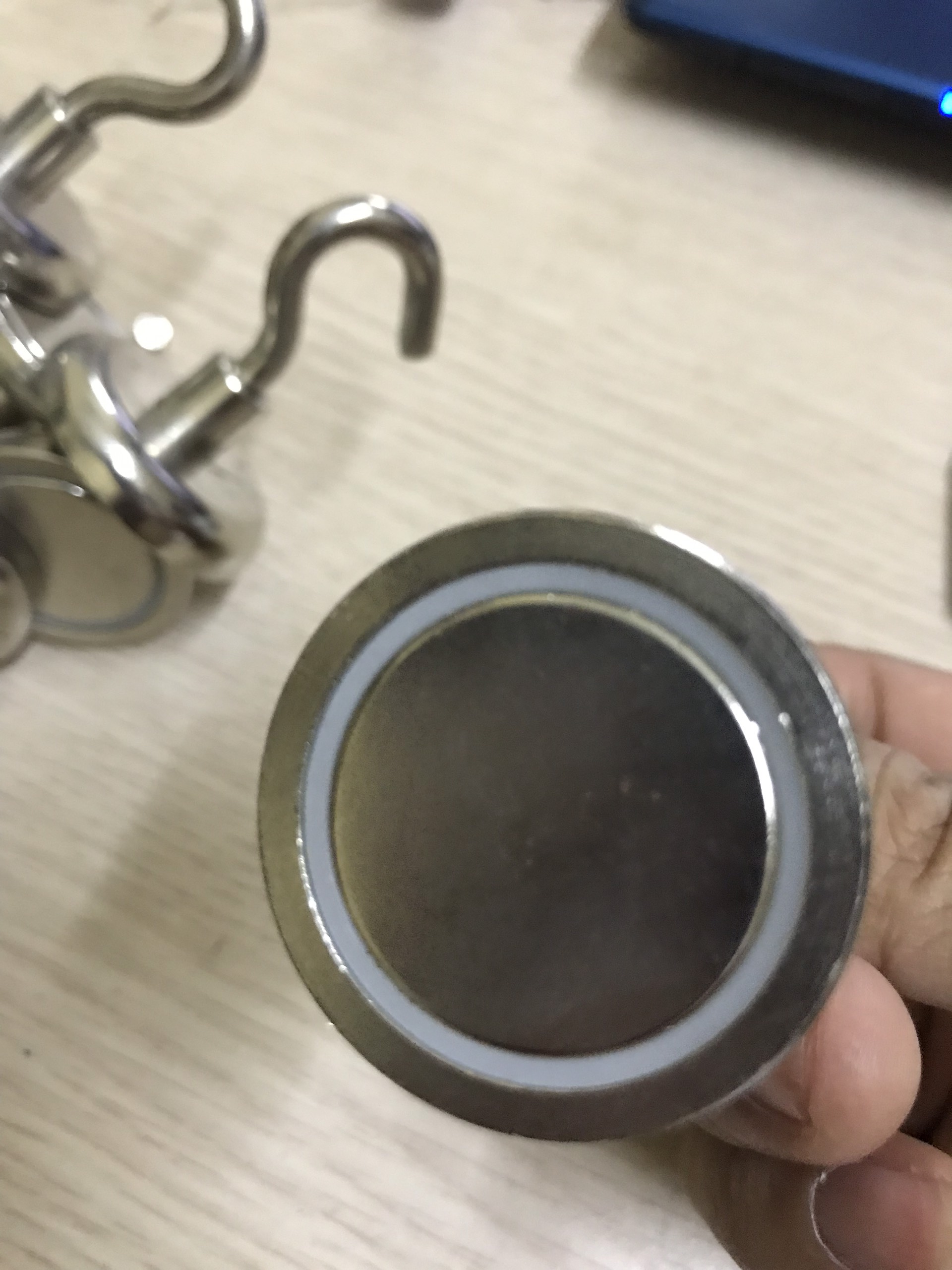 NAM CHÂM MÓC TREO D36MM ( 38KG HÚT GIỮ ĐỒ)