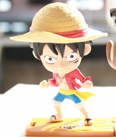 Luffy Chibi one piece figure model come with want card