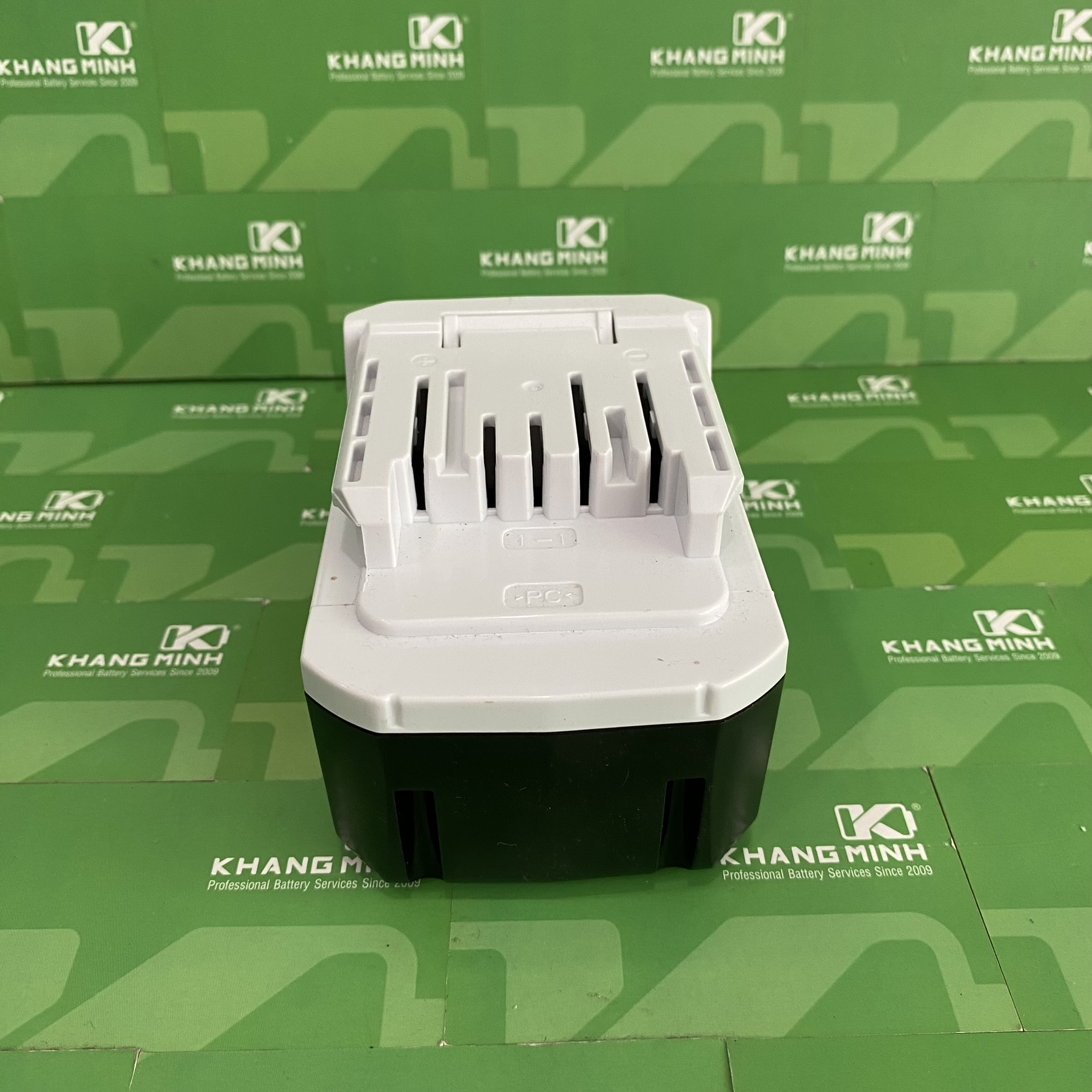Pin Makita 18V max BL1815G cell Samsung