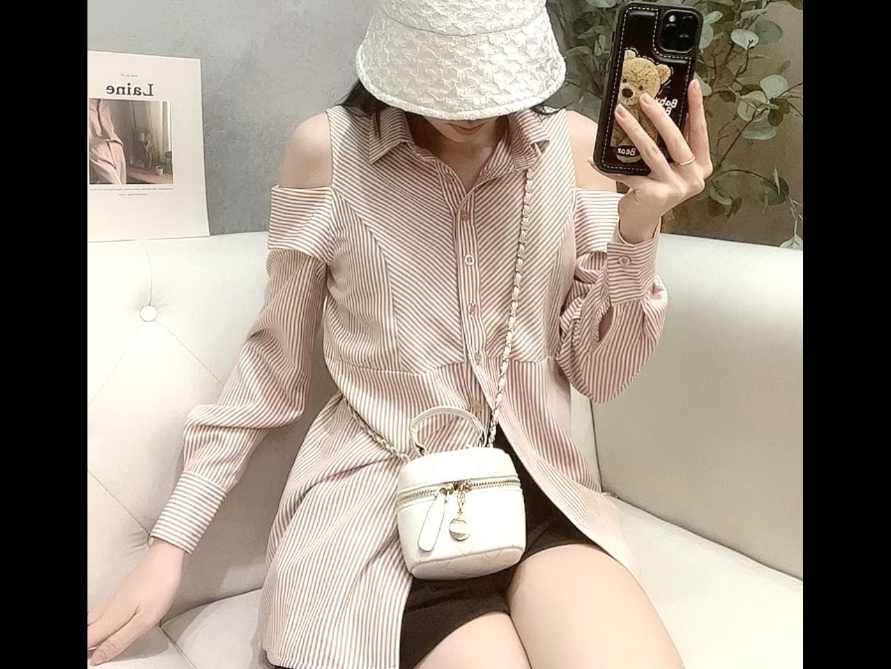 B999-Áo kiểu thiết kế xẻ vai trẻ trung