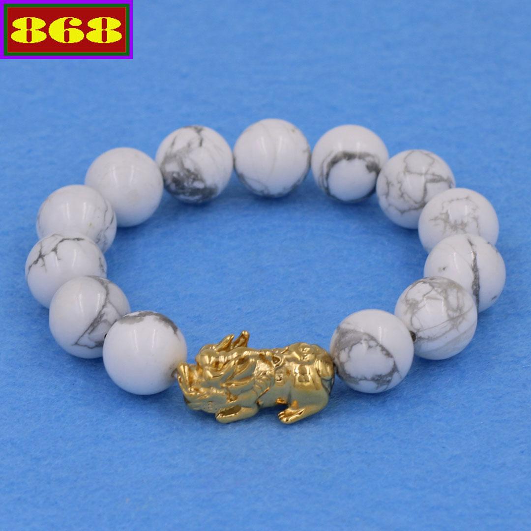 Vòng đeo tay Tỳ hưu inox vàng - Chuỗi đá white howlite 12 ly VWHLTHV12 - Vòng tay phong thủy