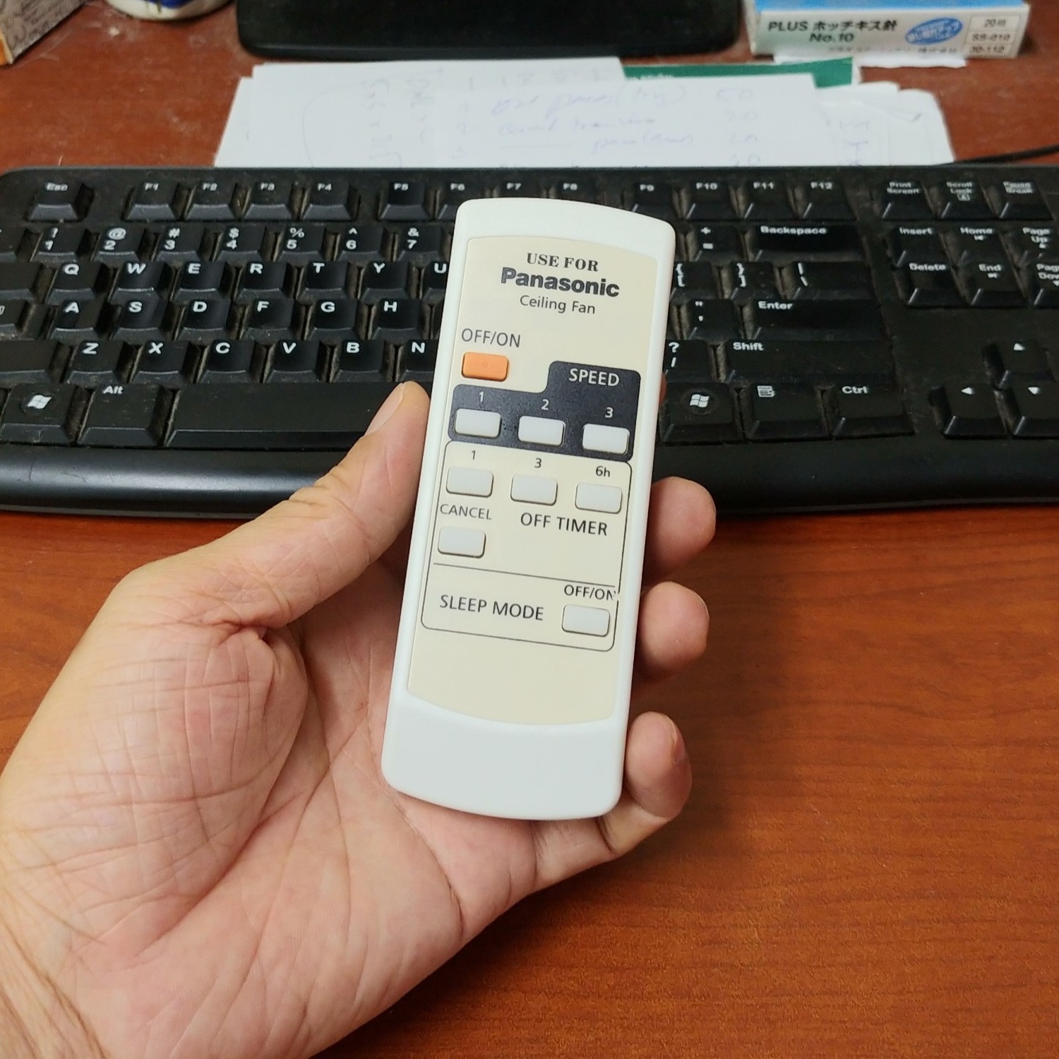 Điều khiển quạt trần Panasonic 4 cánh