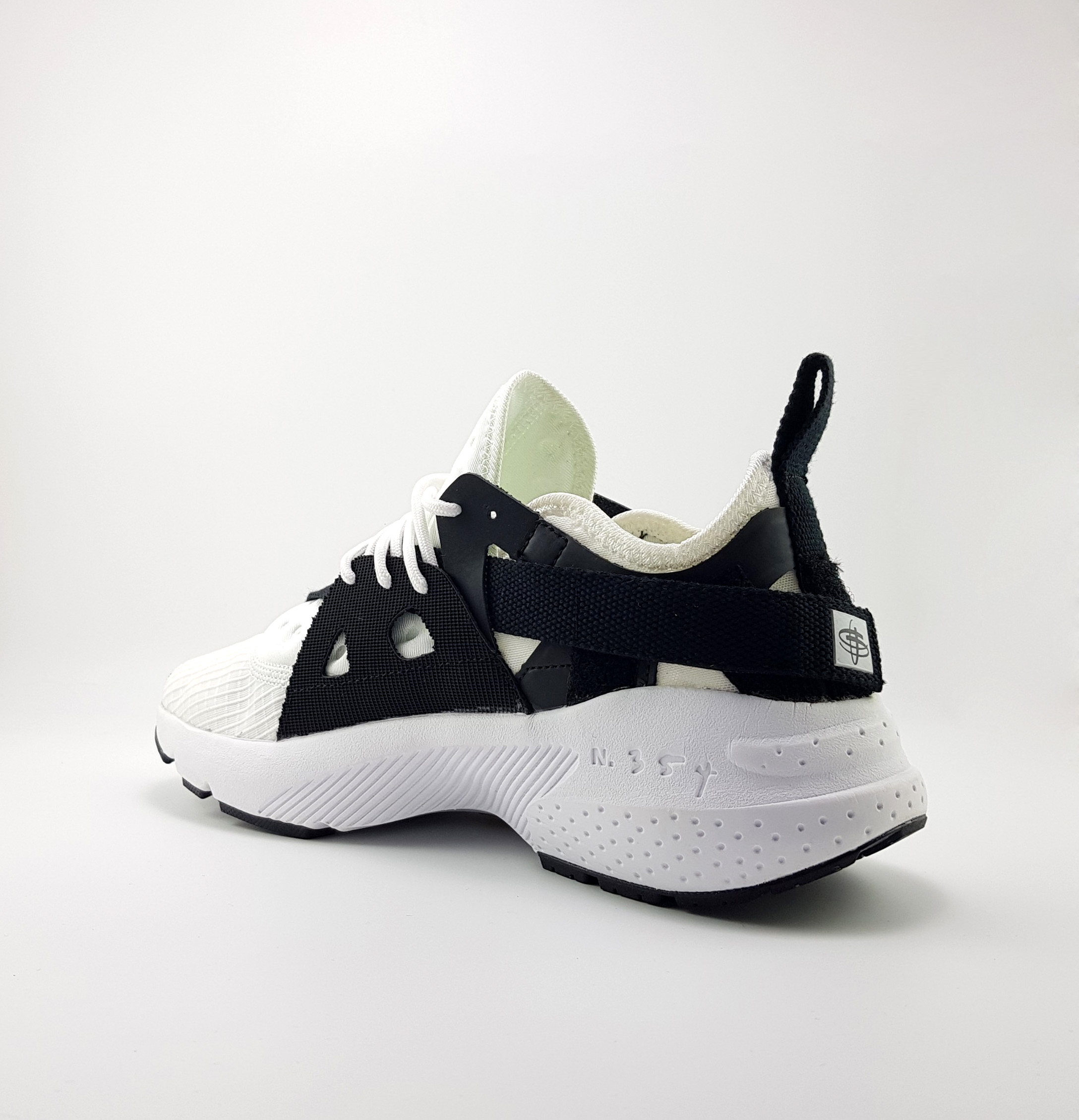 Giày thể thao Huarache N.354 white black