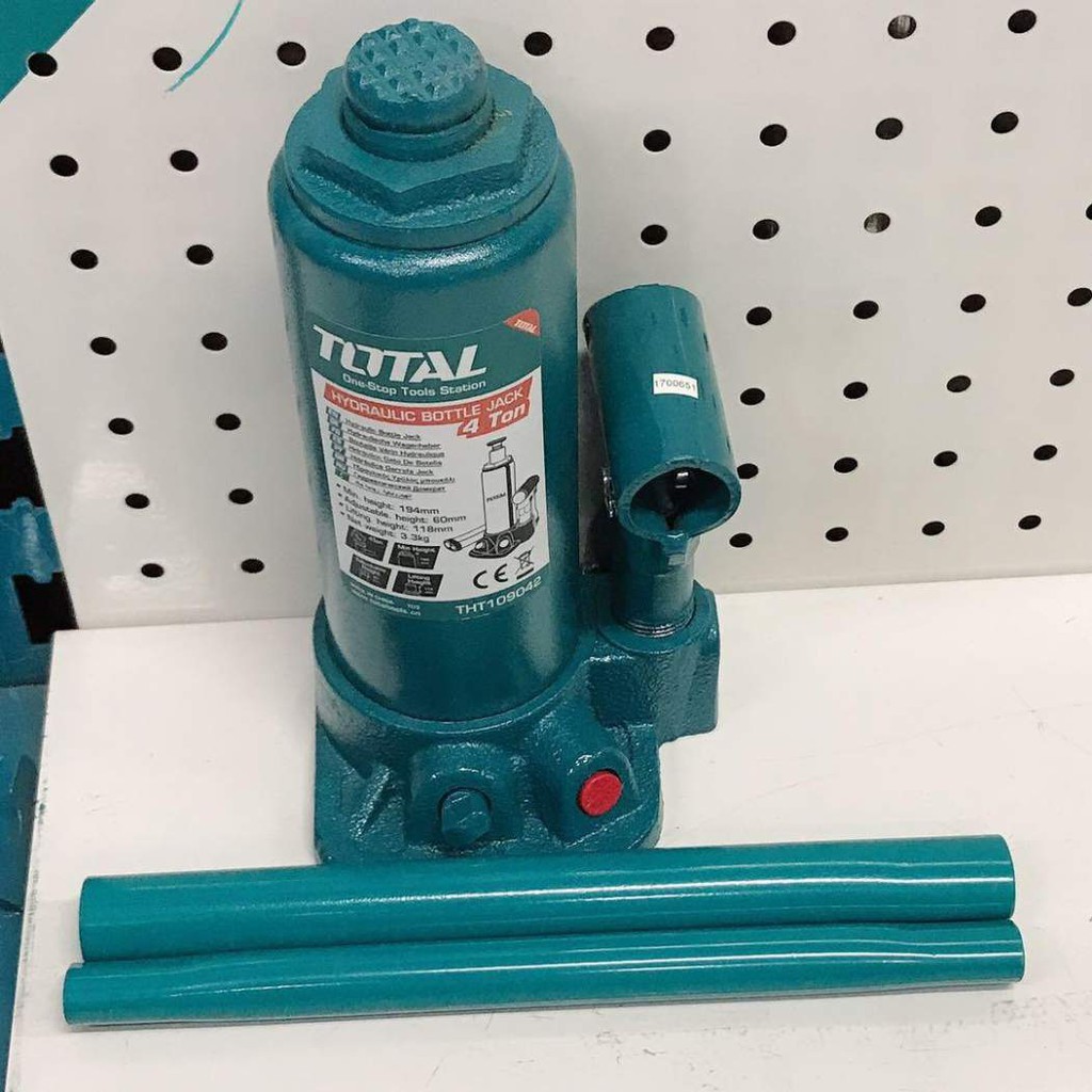 CON ĐỘI 4 TẤN TOTAL THT109042