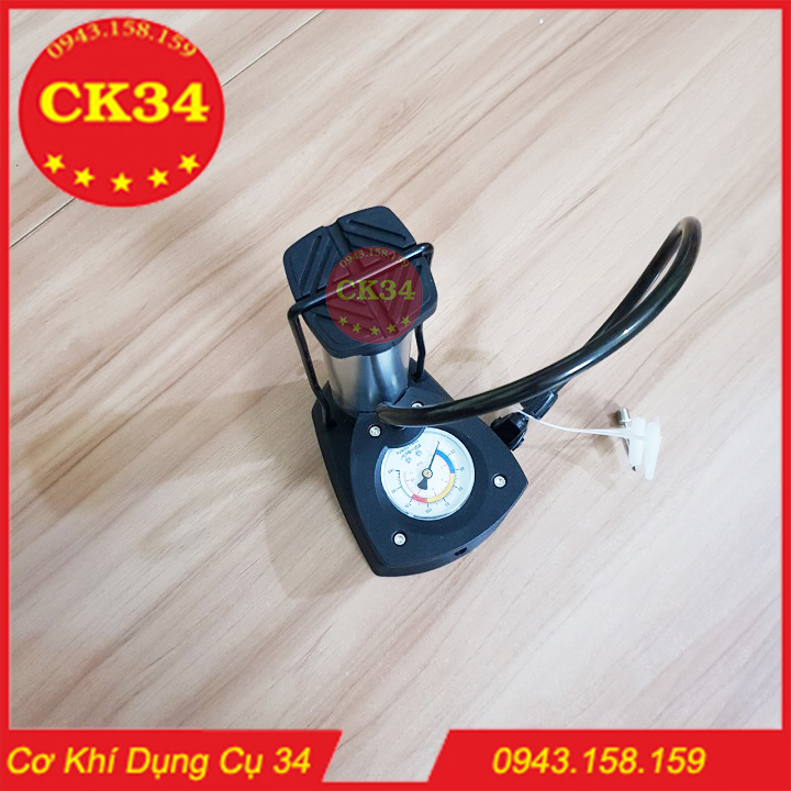 Dụng cụ bơm hơi đạp chân