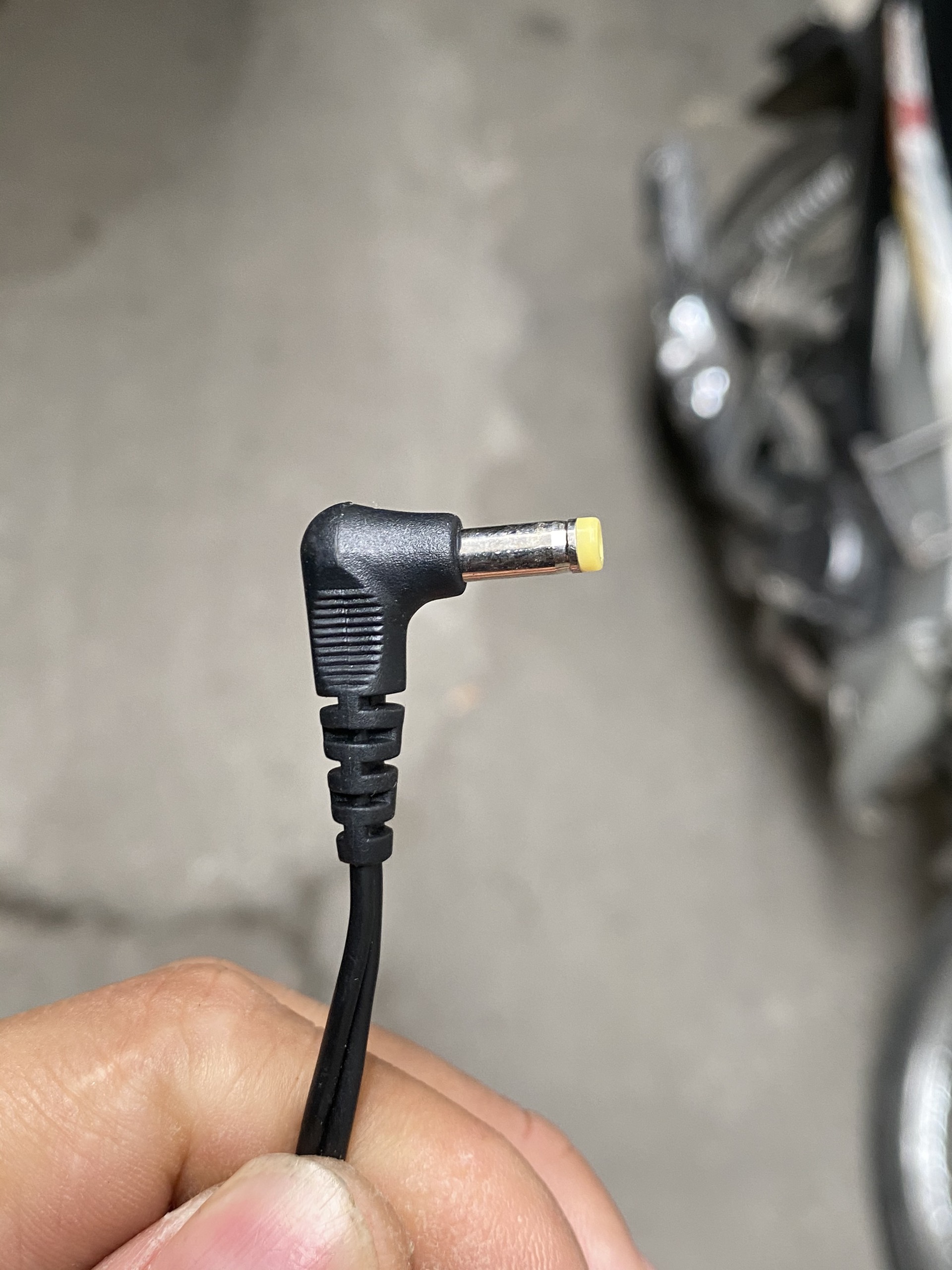 Adapter nguồn 9V chân cắm 4.0mm -1.7mm