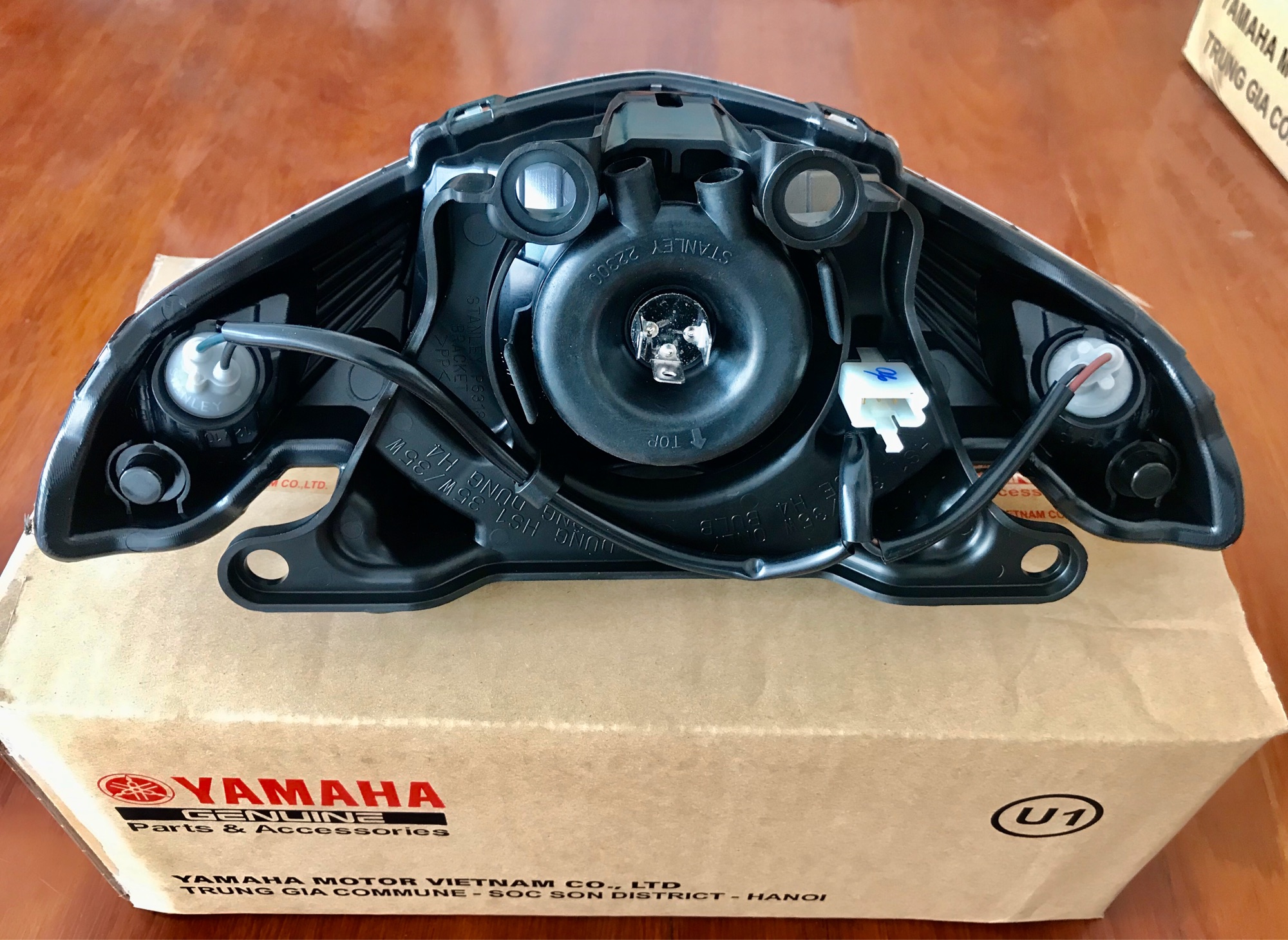 Headlights - Genuine Yamaha Sirius Headlights