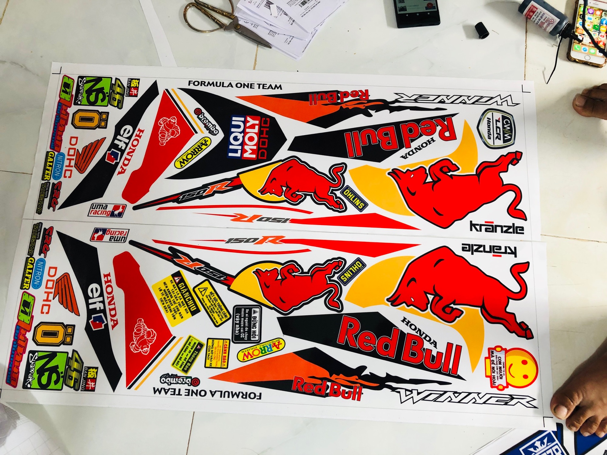 Tem rời xe winner 150 redbull dán xe trắng