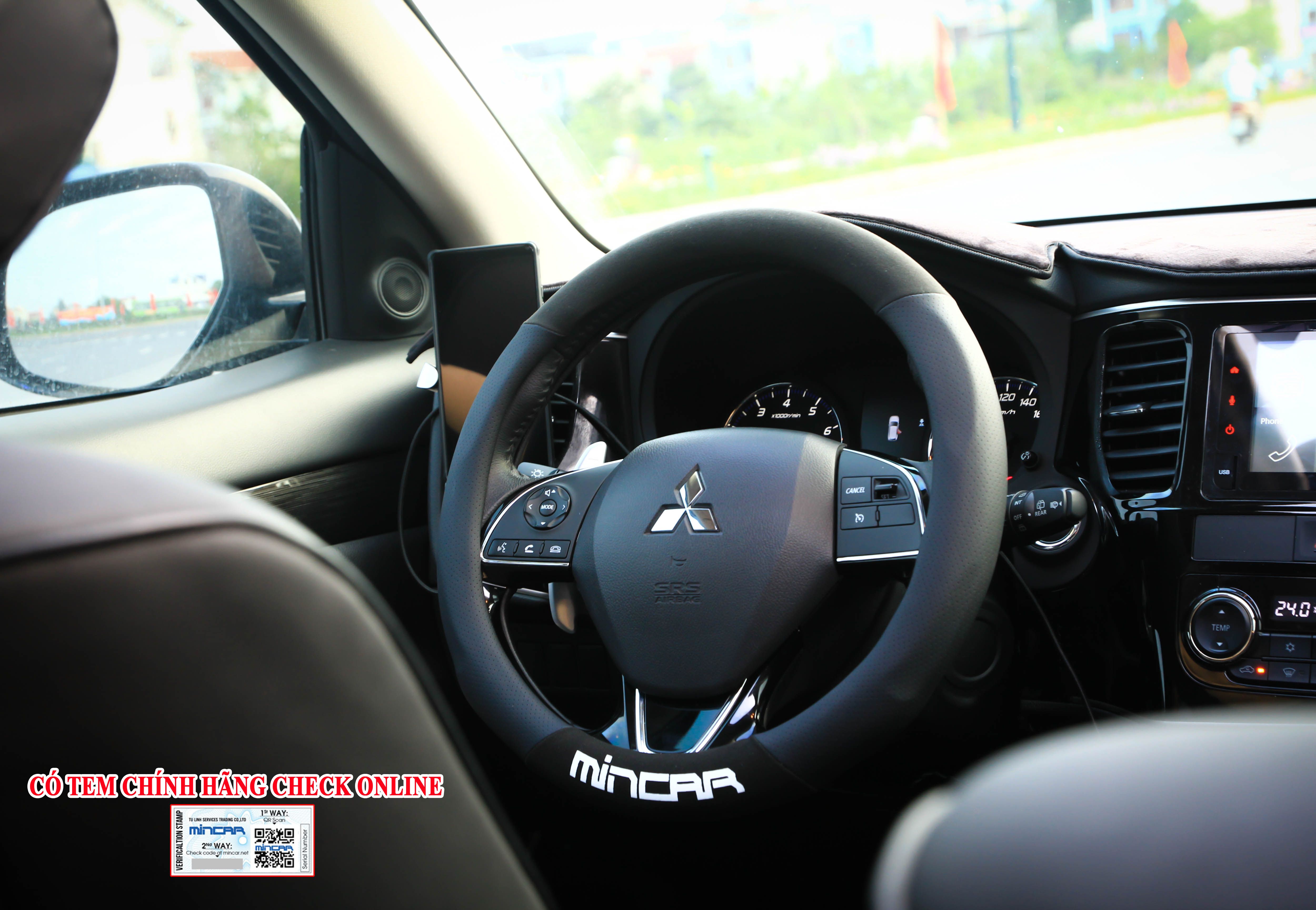 Bọc vô lăng chất liệu da lộn Alcantara cao cấp hàng