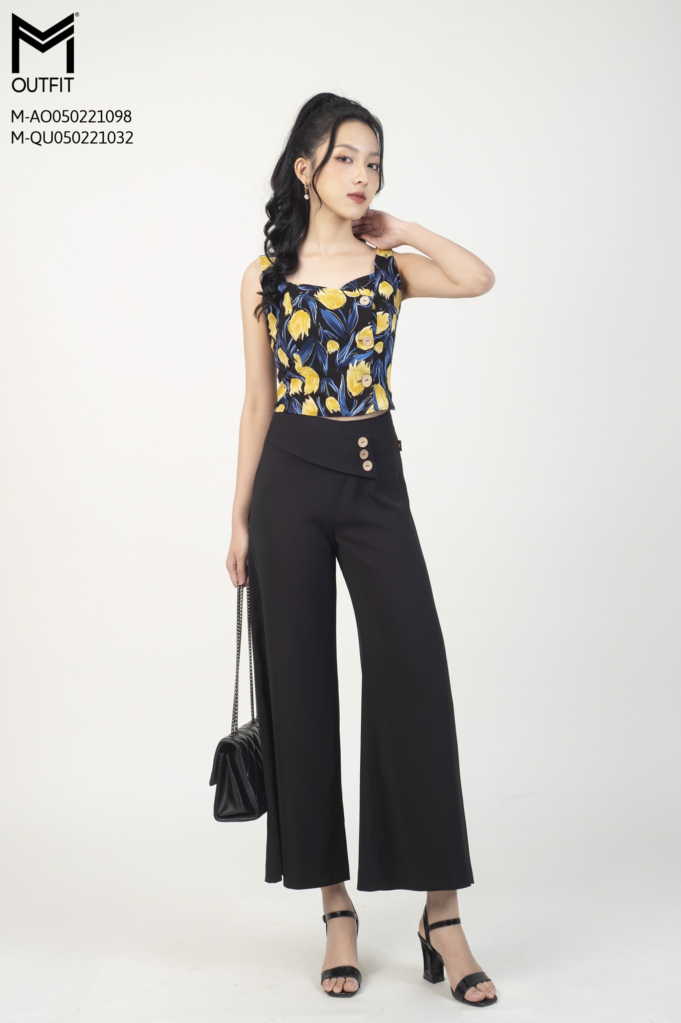 Quần ống rộng, đính cúc gỗ - mmoutfit