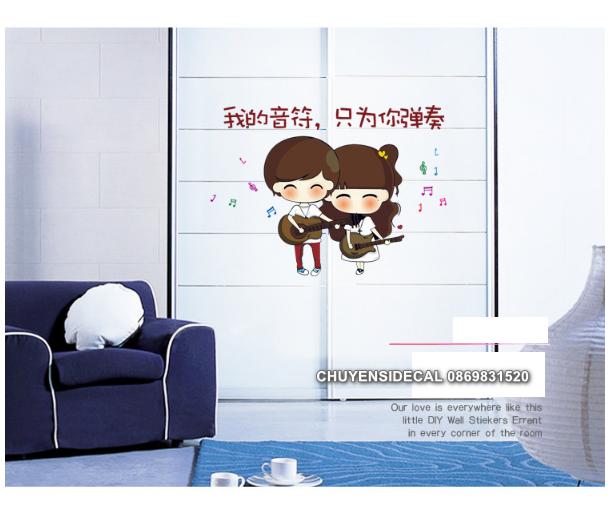 [HCM]Decal trang trí tường - Tranh Chibi Cặp Đôi chơi đàn