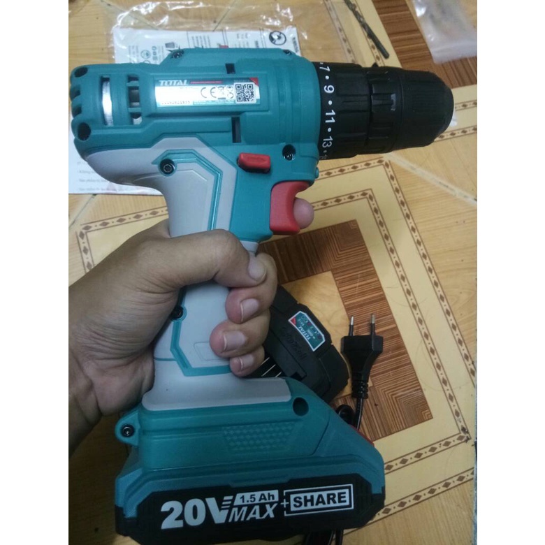 Máy khoan dùng pin 20V total TDLI20011