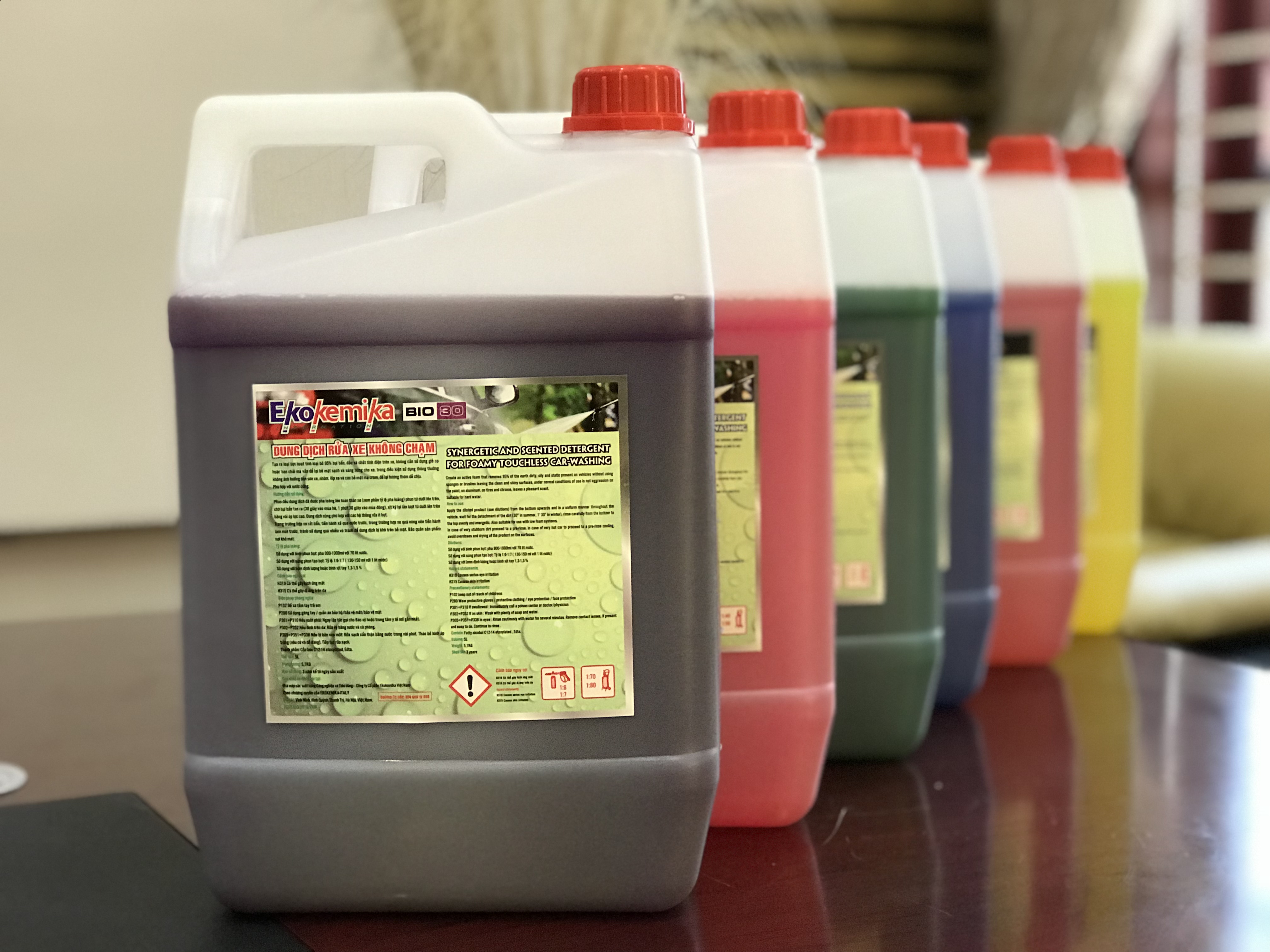 Dung dịch rửa xe không chạm Ekokemika BIO30-5L
