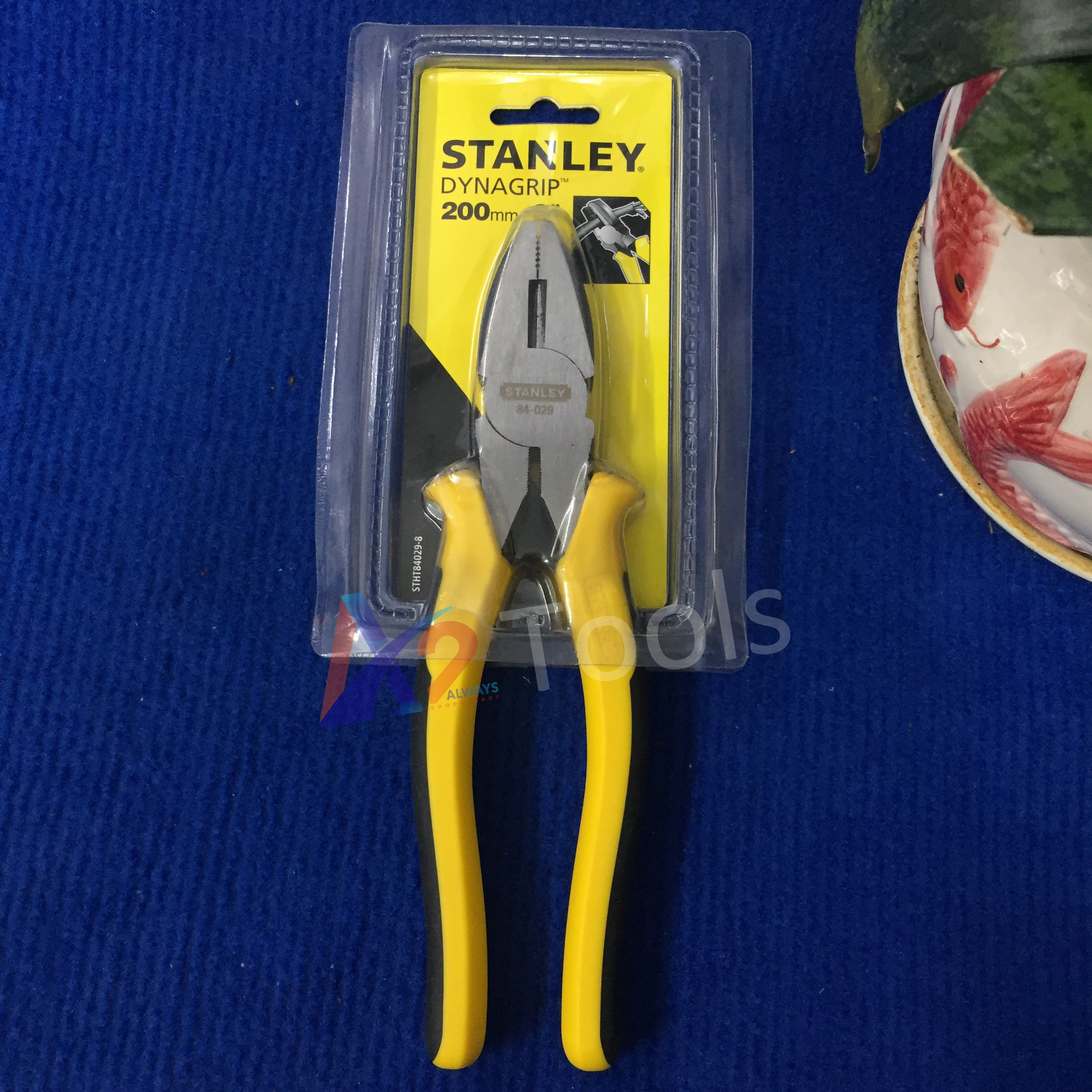 Kềm điện 8"/200 mm cán vàng STANLEY STHT84029-8