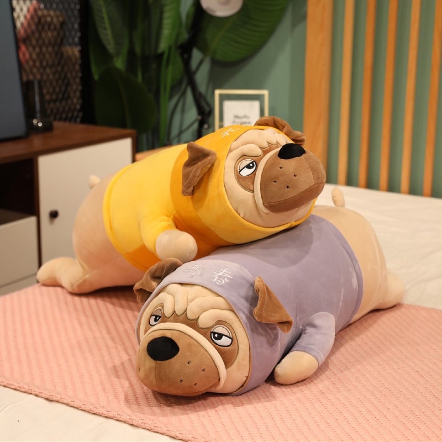 gấᴜ Bông Chó pug nằm mặc áo, Chó pull dog mặt quạo