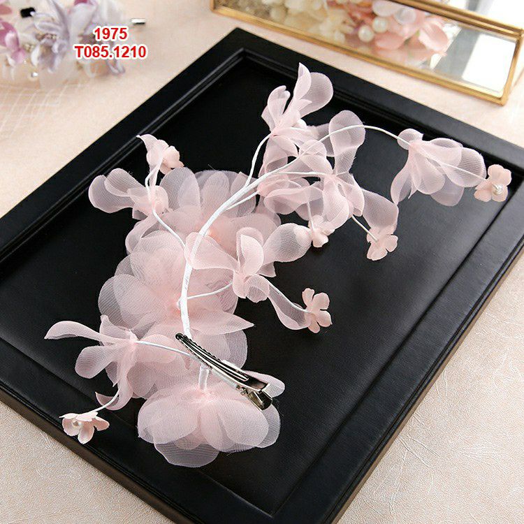 Cài tóc hoa xinh đẹp
