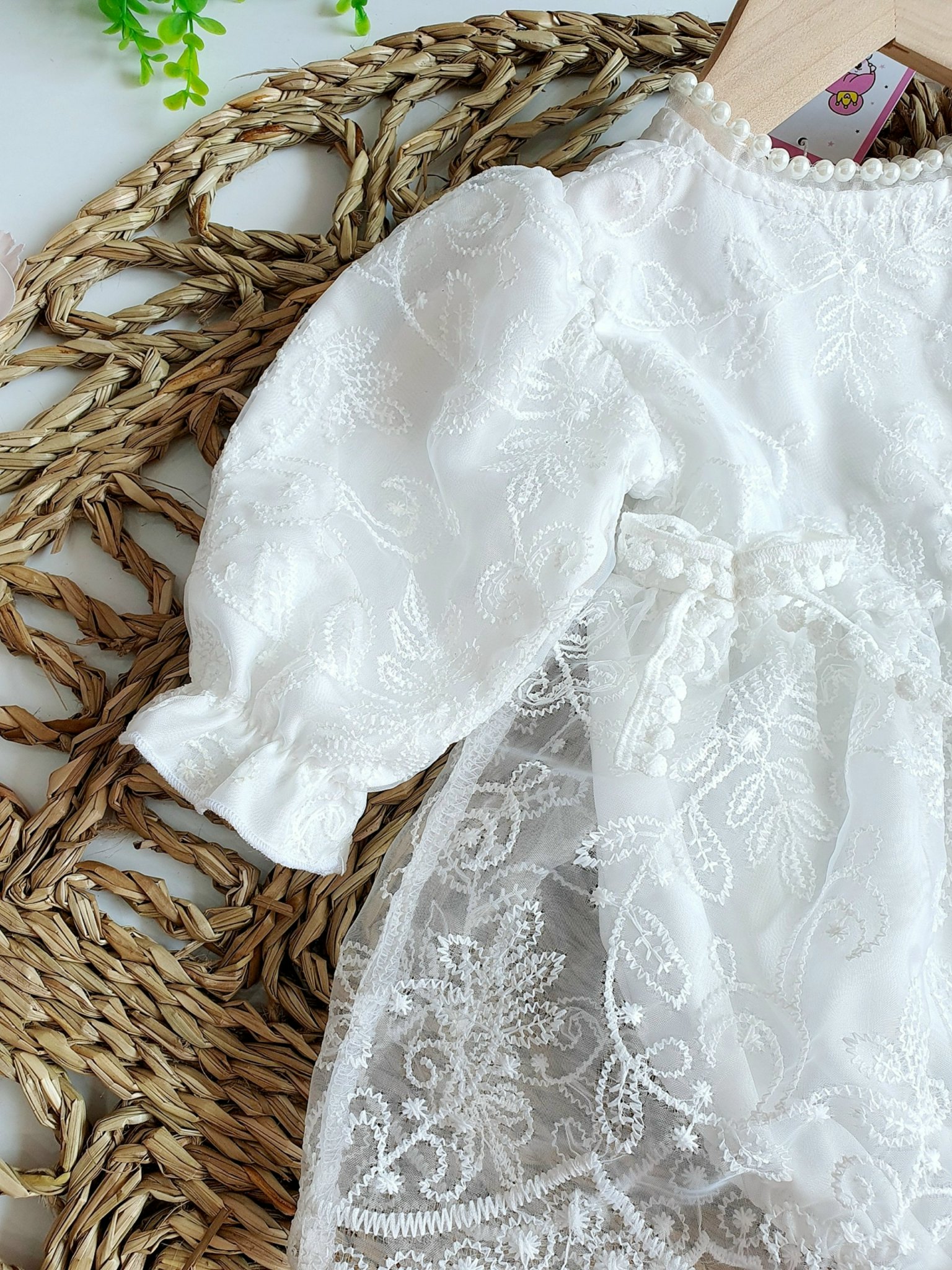 Đầm body lồng váy ren trắng sứ dài tay chân ren siêu xinh cho bé từ sơ sinh đến 12kg