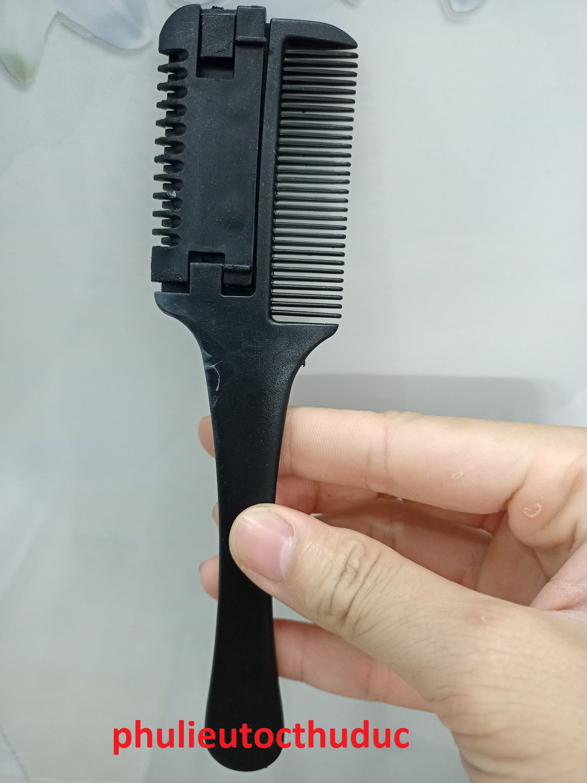 Cán nhựa lớn dùng để gắn lưỡi lam rọc tóc - phulieutocthuduc