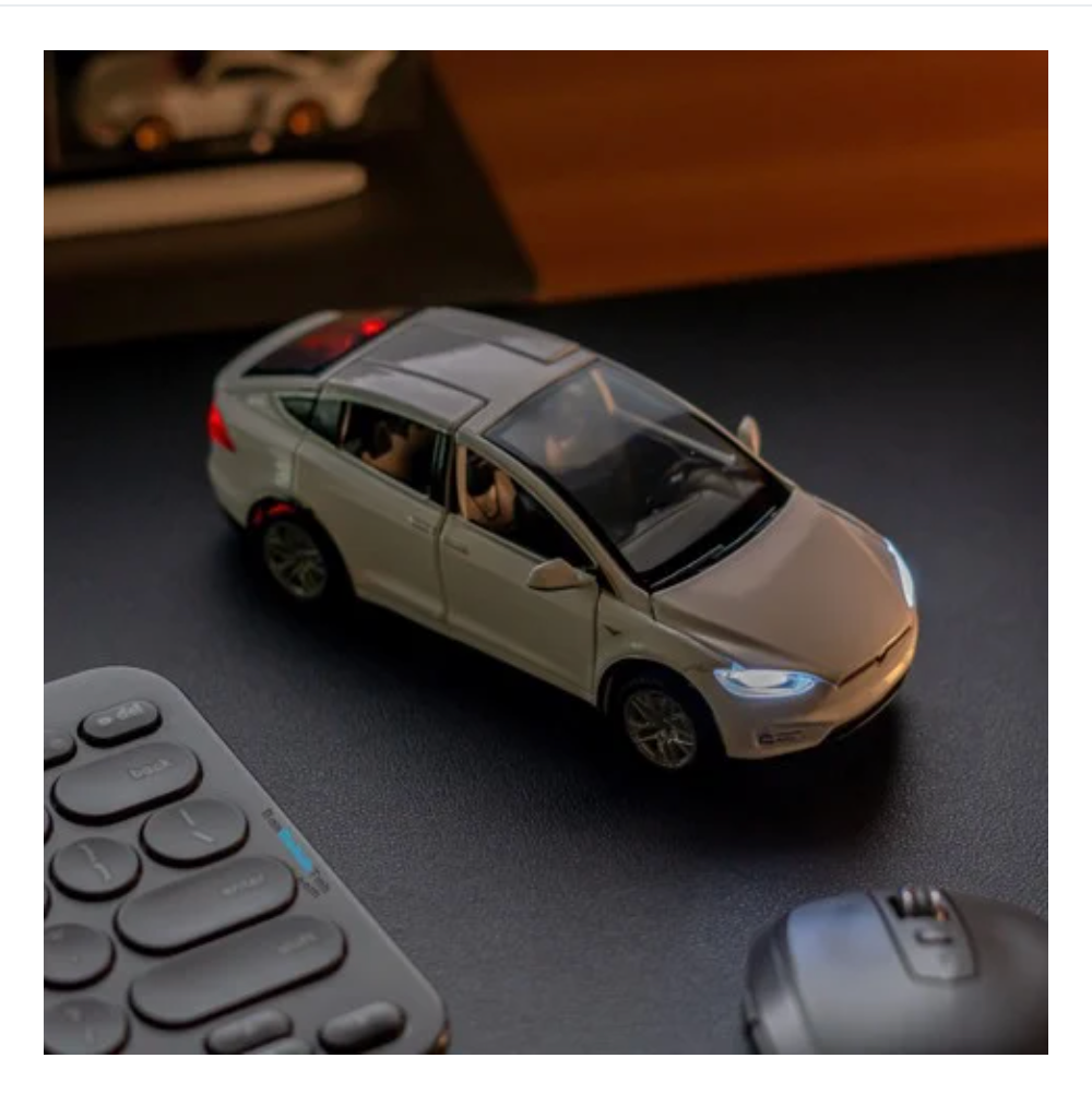 Mô hình xe Tesla 1:32