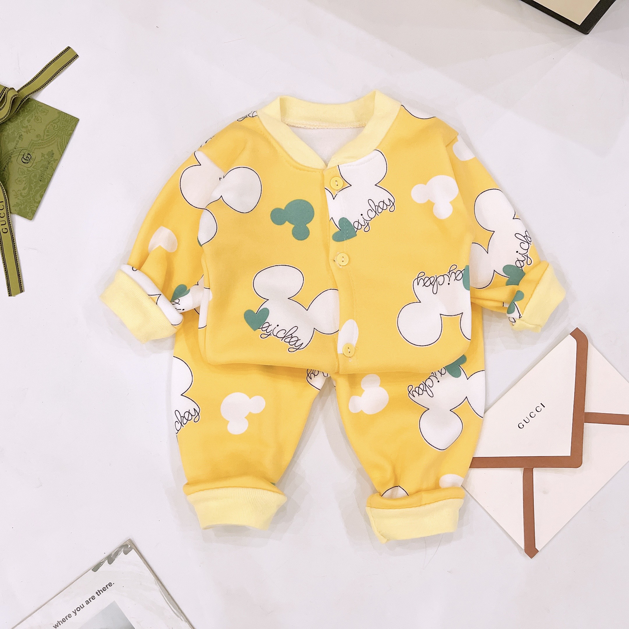 Bộ nỉ bông chất cực đẹp cho bé yêu