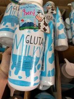 Sữa tắm con bò Gluta Milky Thái Lan 800ml tặng sữa rửa mặt 190ml (Màu Xanh) thumbnail