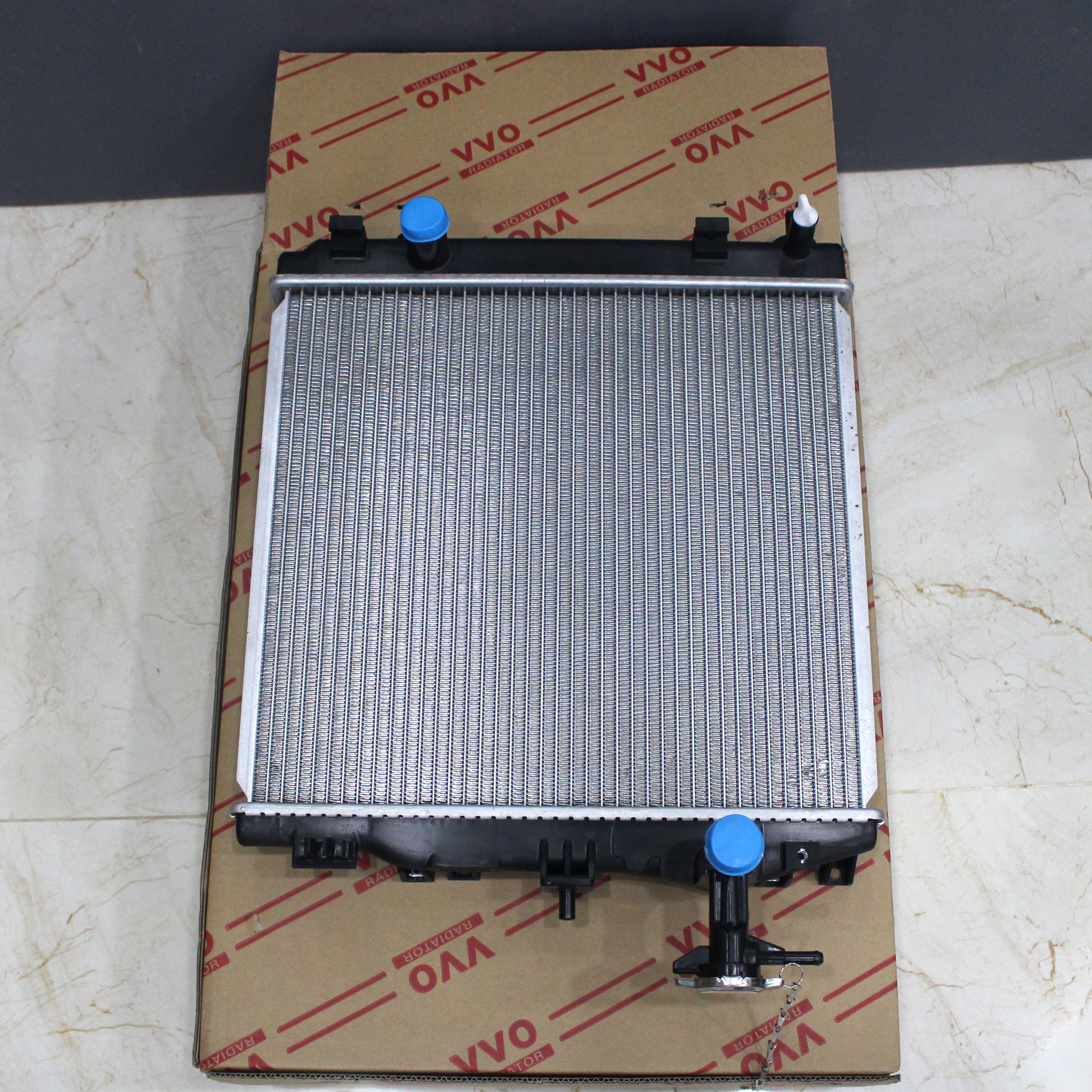 Két nước Mitsubishi Mirage, số sàn
