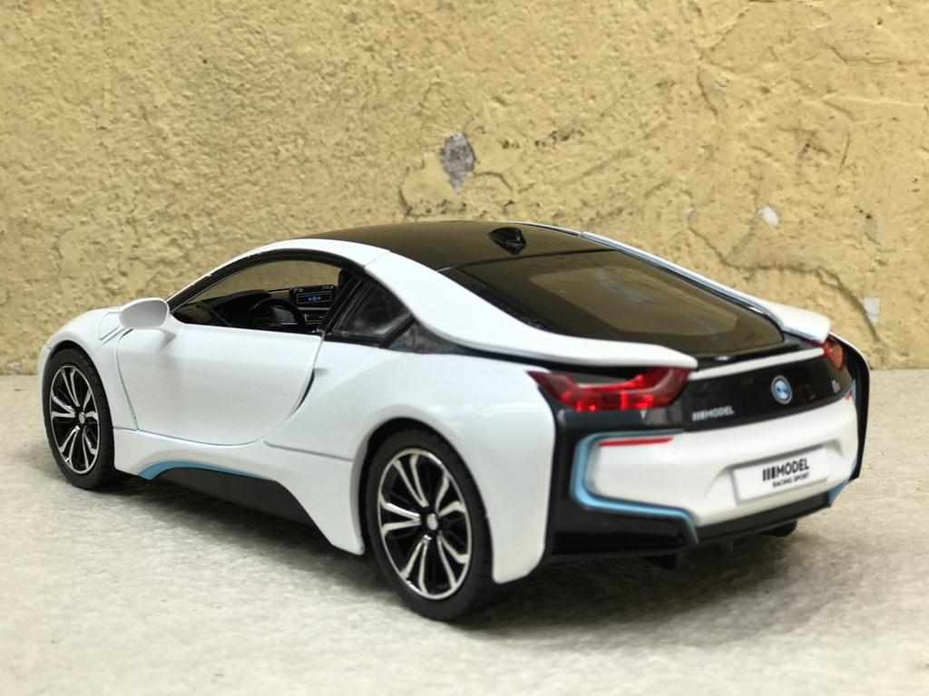 [HCM]Mô hình xe ô tô BMW I8 1:24