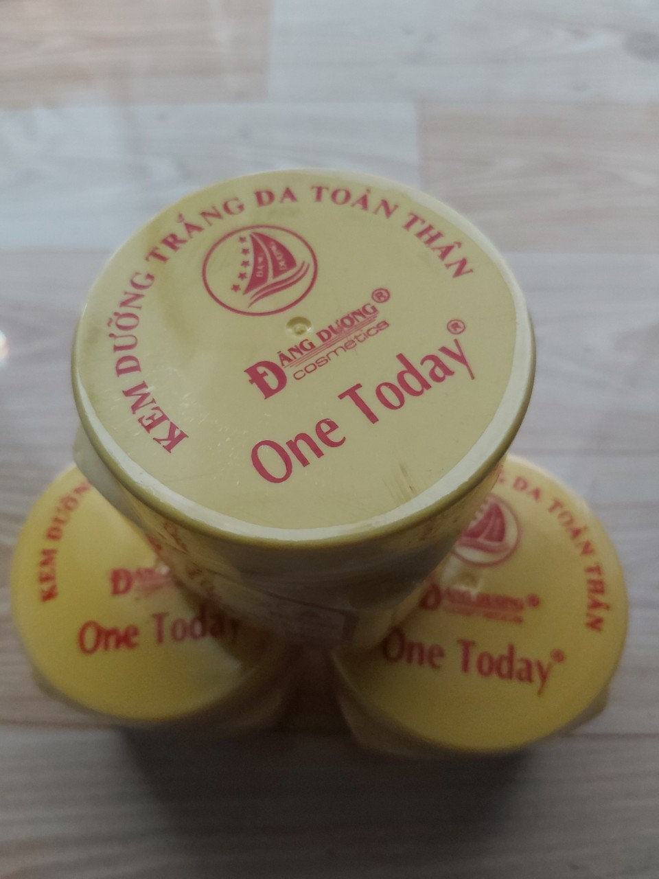 KEM DƯỠNG TRẮNG DA TOÀN THÂN ONE TODAY 80G