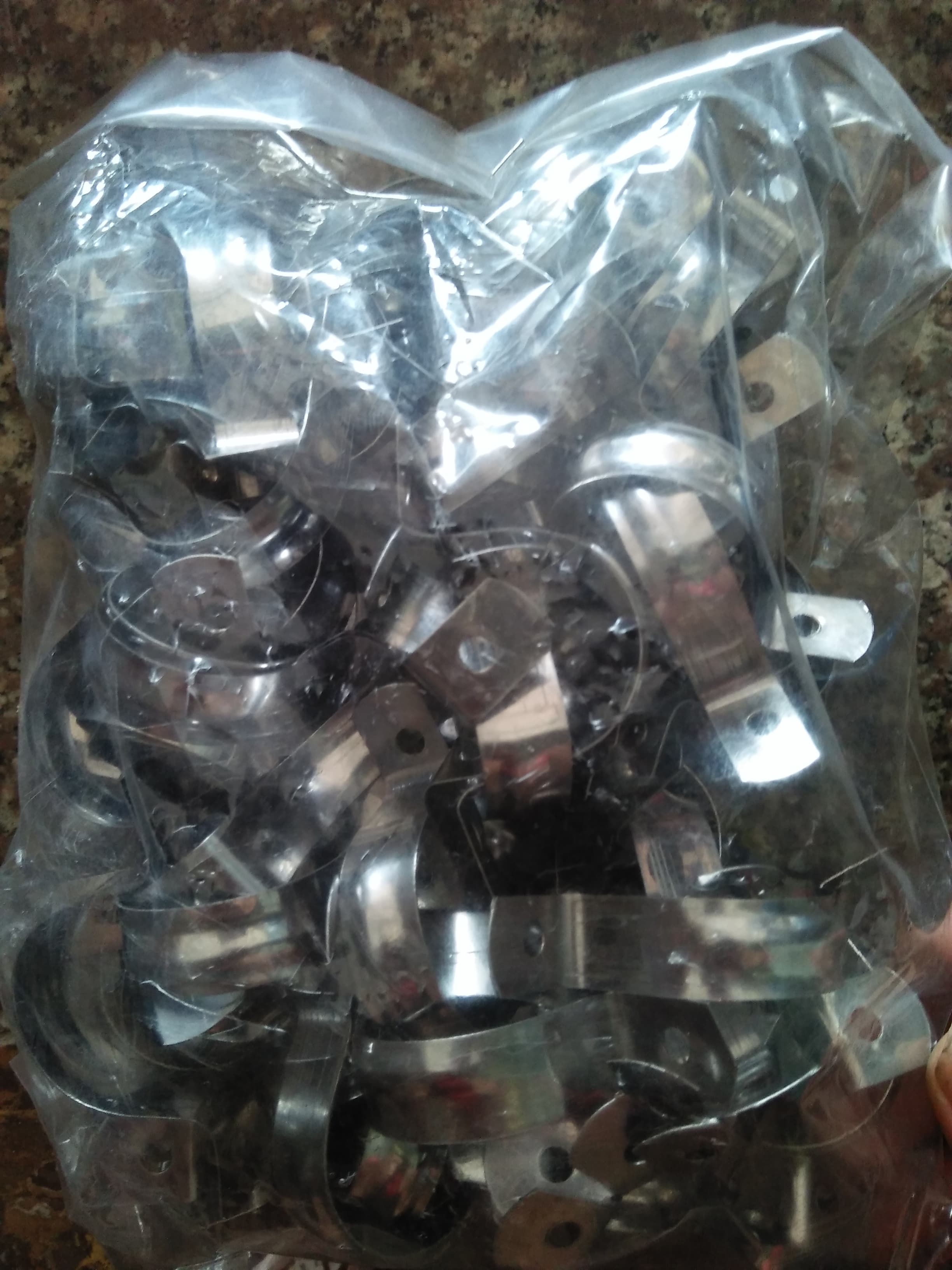 100 chiếc đai ôm ống, cùm ống phi 34 mm
