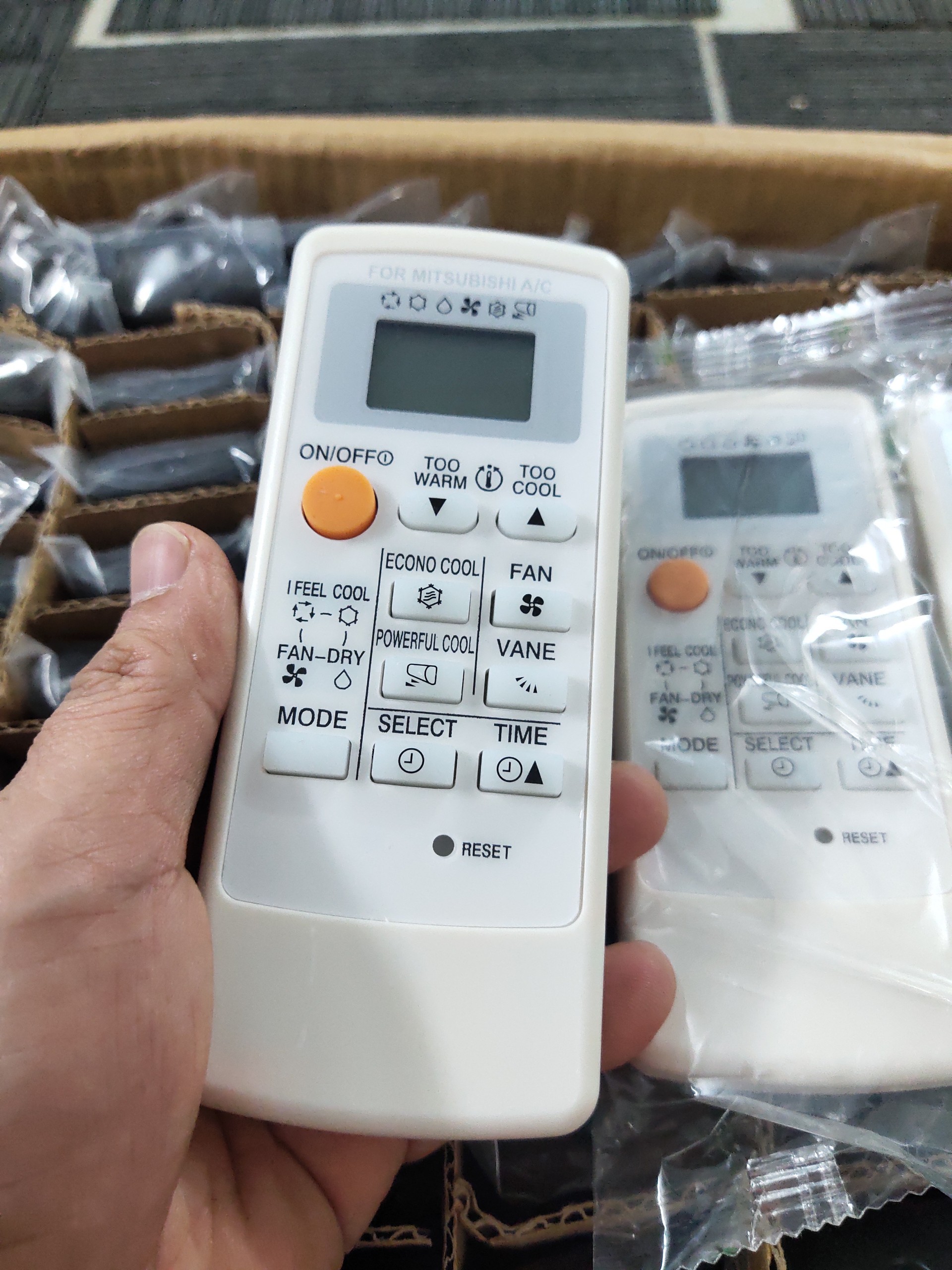Remote Máy Lạnh Mitsubishi Inverter MP08B ( Mặt Trắng)_Bảo Hành Đổi Mới